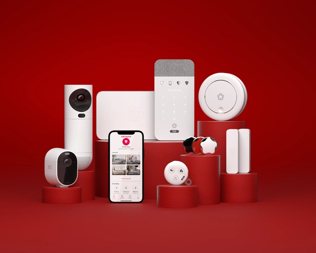 Verisuren hälytysjärjestelmän laitteita asetelmassa.